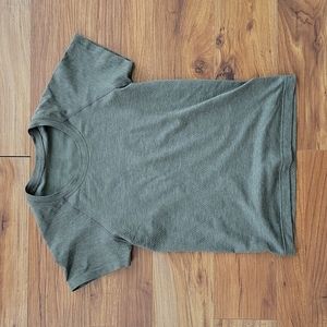 New swiftly tech race length Green short sleeve